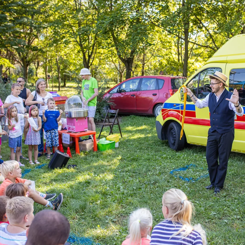 Pokaz podczas wydarzenia plenerowego